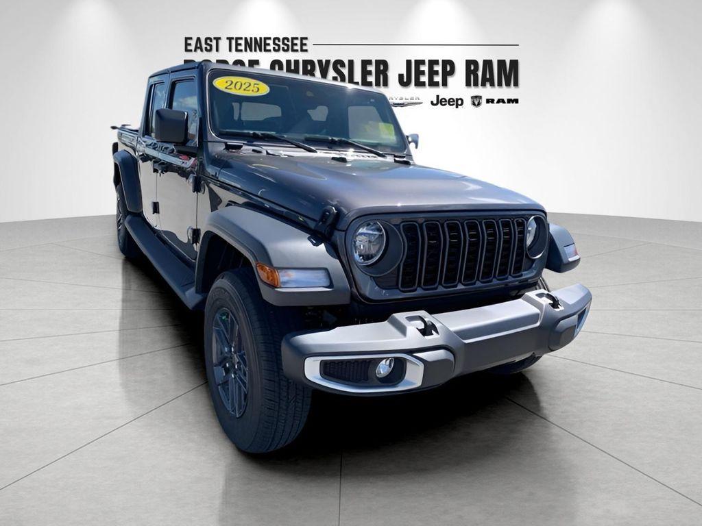 new 2025 Jeep Gladiator car, priced at $42,605