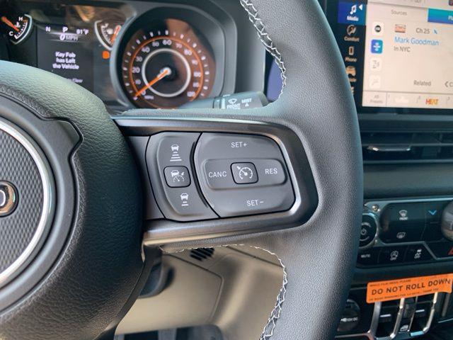 new 2025 Jeep Gladiator car, priced at $46,610