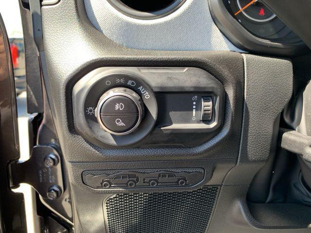 new 2025 Jeep Gladiator car, priced at $46,610