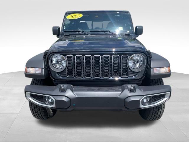 new 2025 Jeep Gladiator car, priced at $48,050