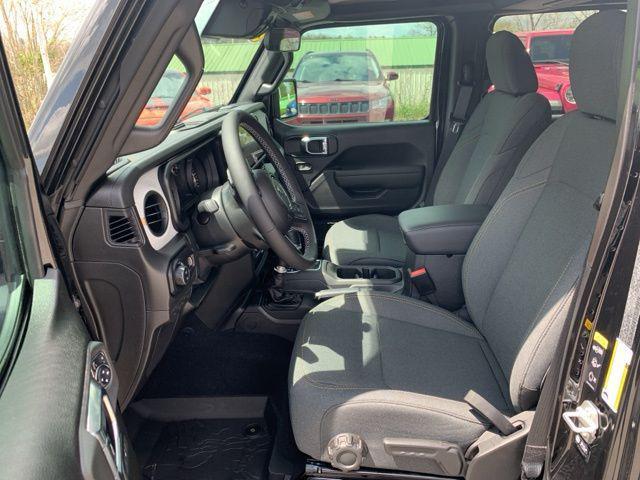 new 2025 Jeep Gladiator car, priced at $48,050