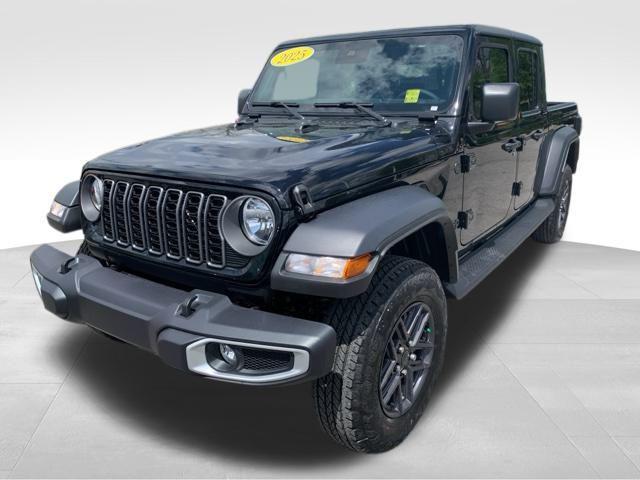 new 2025 Jeep Gladiator car, priced at $48,050