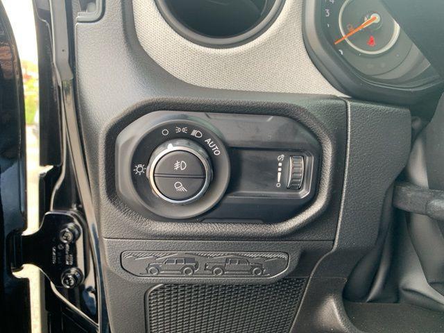 new 2025 Jeep Gladiator car, priced at $48,050
