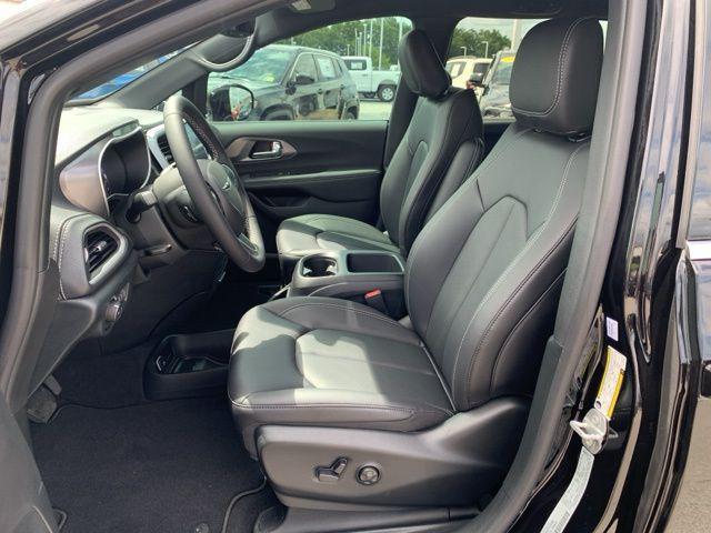 new 2026 Chrysler Pacifica car, priced at $40,905