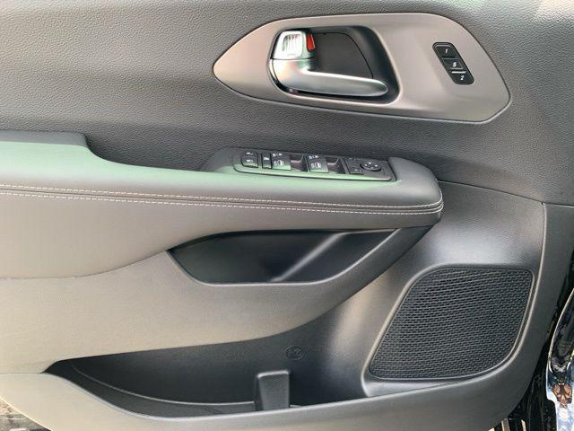 new 2026 Chrysler Pacifica car, priced at $40,905