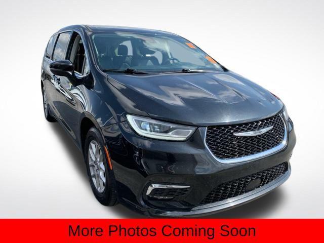 used 2023 Chrysler Pacifica car, priced at $23,692