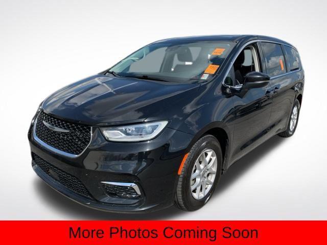 used 2023 Chrysler Pacifica car, priced at $23,692