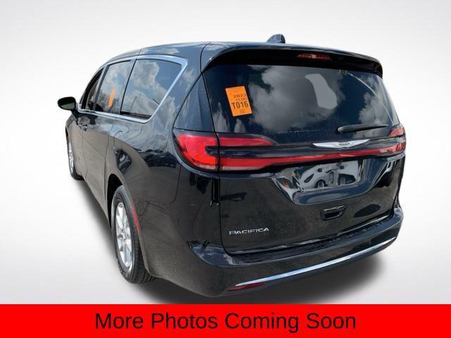 used 2023 Chrysler Pacifica car, priced at $23,692