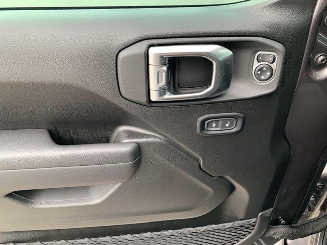 new 2025 Jeep Wrangler car, priced at $61,300