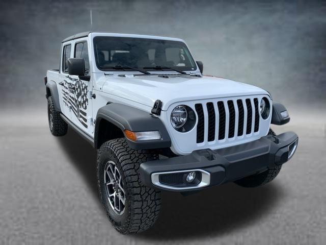 used 2023 Jeep Gladiator car, priced at $33,684