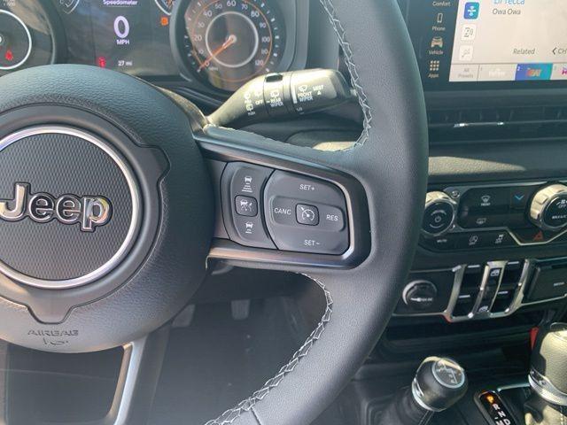 new 2025 Jeep Wrangler car, priced at $45,384