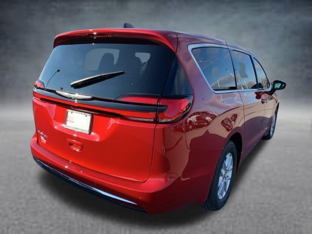 new 2025 Chrysler Pacifica car, priced at $46,969