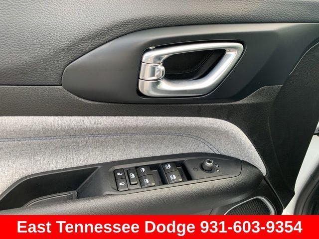 new 2025 Jeep Compass car, priced at $27,495
