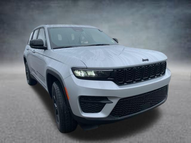 new 2025 Jeep Grand Cherokee car, priced at $44,101