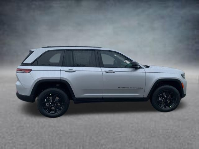 new 2025 Jeep Grand Cherokee car, priced at $44,101