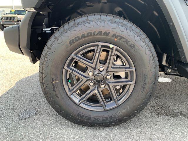 new 2025 Jeep Wrangler car, priced at $45,384