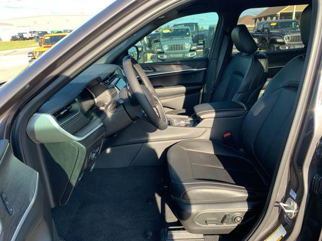 new 2025 Jeep Grand Cherokee L car, priced at $44,829