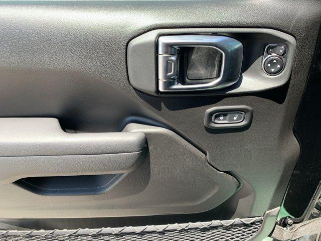 new 2025 Jeep Gladiator car, priced at $42,605