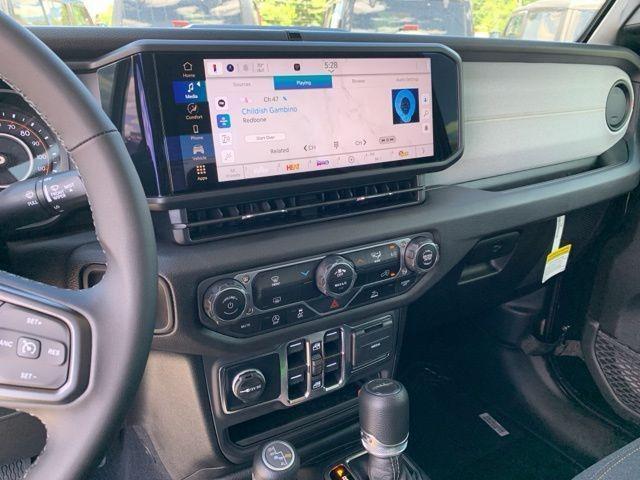 new 2025 Jeep Gladiator car, priced at $42,605