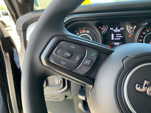 new 2025 Jeep Gladiator car, priced at $42,605