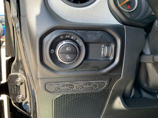 new 2025 Jeep Gladiator car, priced at $46,610