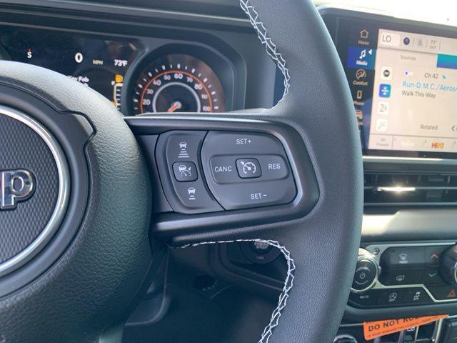 new 2025 Jeep Gladiator car, priced at $55,685