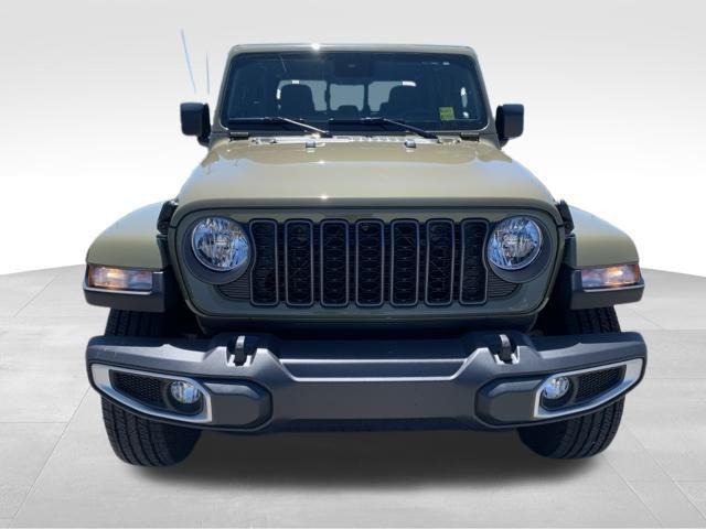 new 2025 Jeep Gladiator car, priced at $53,500