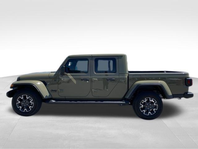 new 2025 Jeep Gladiator car, priced at $53,500