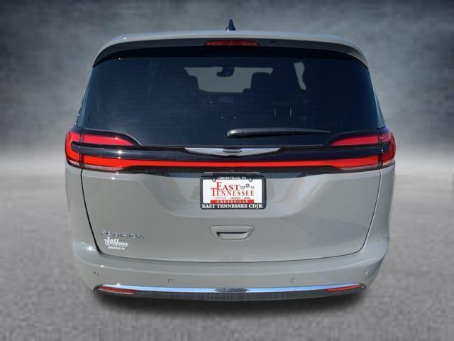 new 2025 Chrysler Pacifica car, priced at $42,927