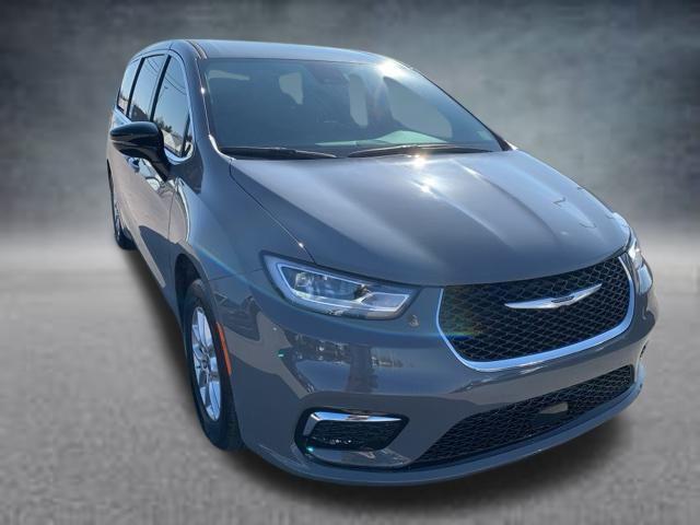 new 2025 Chrysler Pacifica car, priced at $42,927