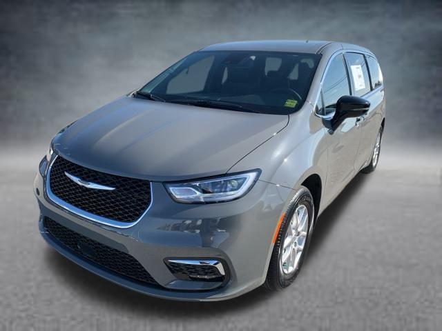 new 2025 Chrysler Pacifica car, priced at $42,927