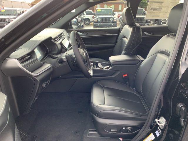 new 2025 Jeep Grand Cherokee L car, priced at $47,282