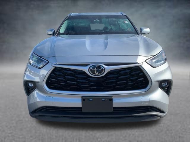 used 2021 Toyota Highlander car, priced at $34,327