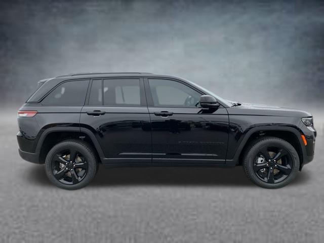 new 2025 Jeep Grand Cherokee car, priced at $50,231