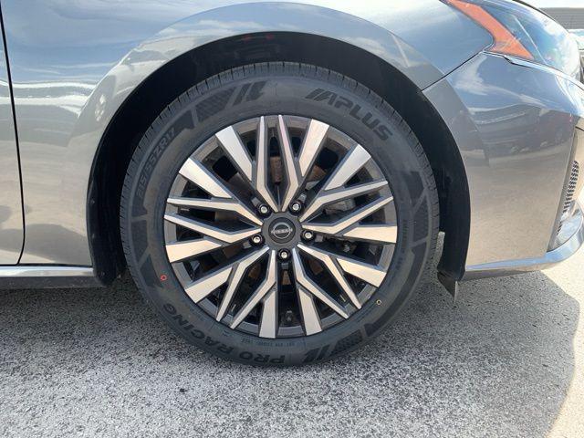 used 2023 Nissan Altima car, priced at $20,200