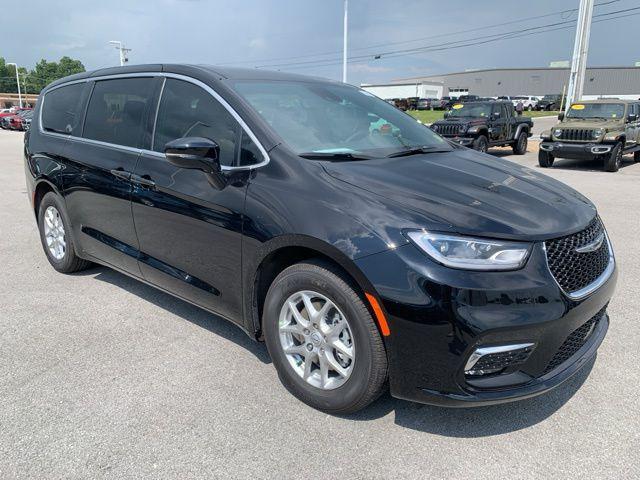 new 2026 Chrysler Pacifica car, priced at $43,460