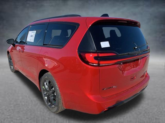 new 2025 Chrysler Pacifica car, priced at $49,557