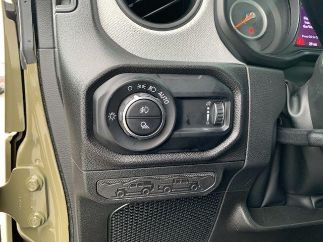 new 2025 Jeep Gladiator car, priced at $46,610