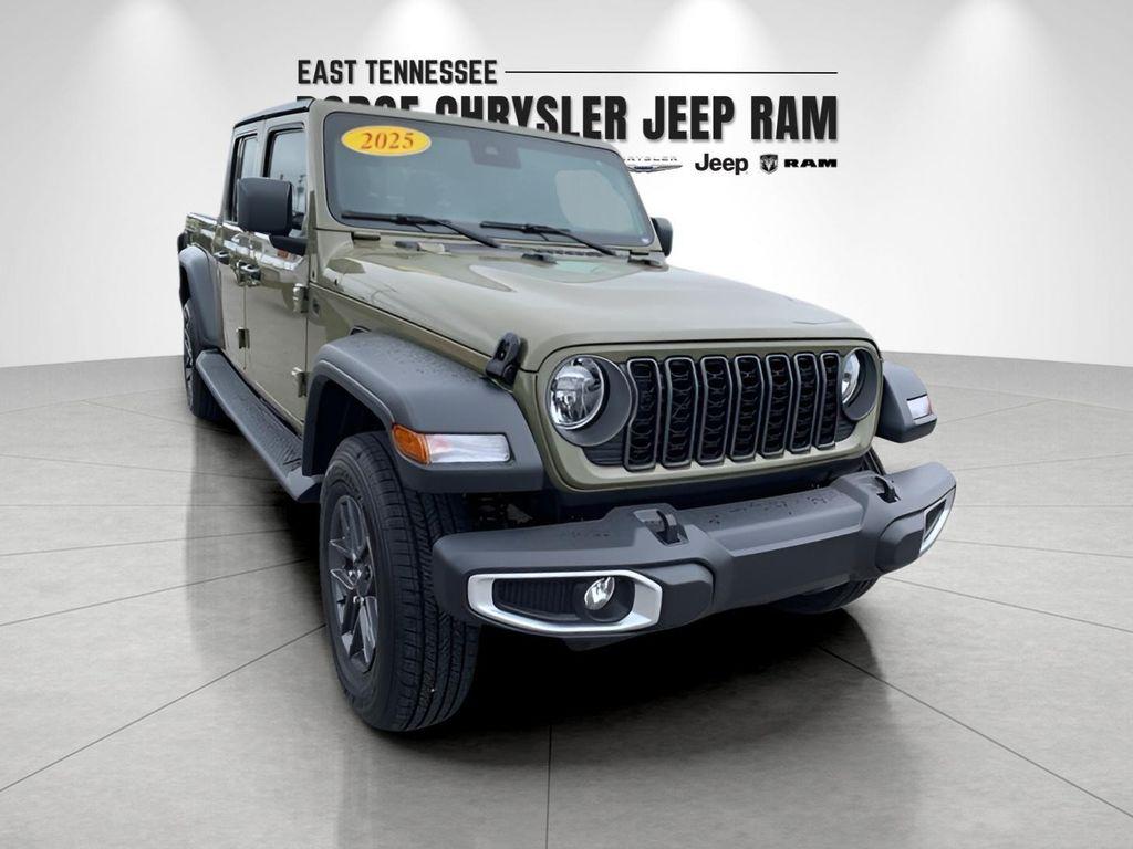 new 2025 Jeep Gladiator car, priced at $42,605