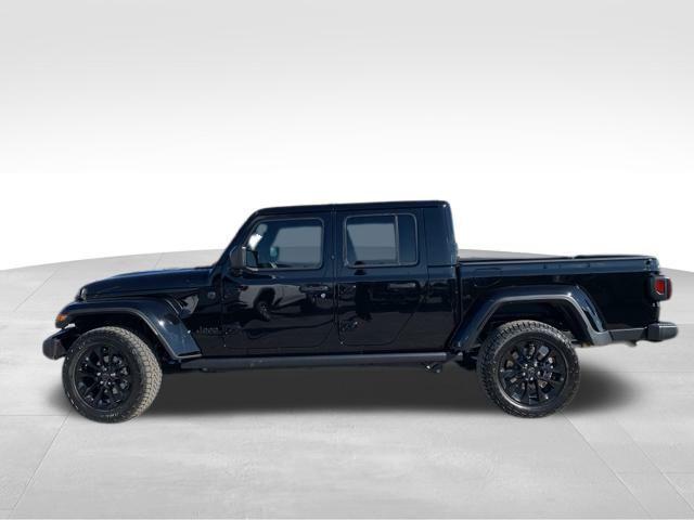 new 2025 Jeep Gladiator car, priced at $42,181