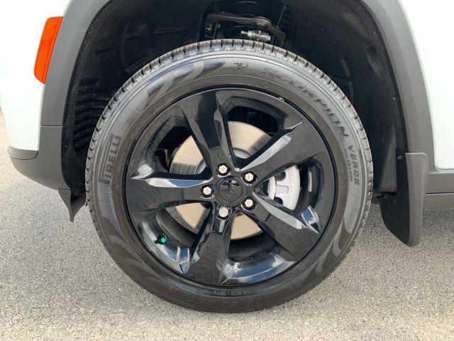 new 2025 Jeep Grand Cherokee L car, priced at $46,746