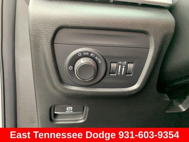 new 2025 Jeep Grand Cherokee car, priced at $48,175