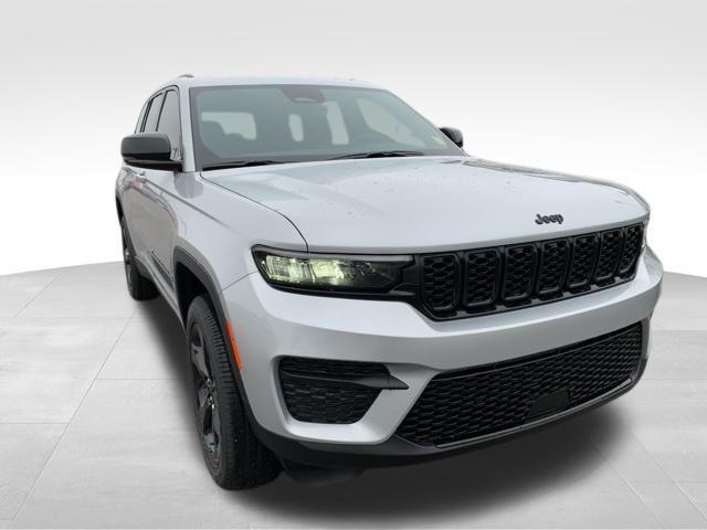 new 2025 Jeep Grand Cherokee car, priced at $45,967