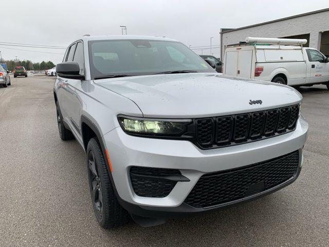 new 2025 Jeep Grand Cherokee car, priced at $42,608