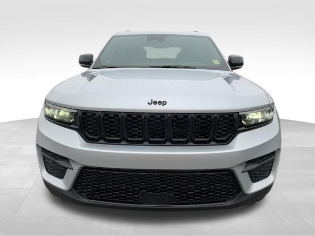 new 2025 Jeep Grand Cherokee car, priced at $48,175