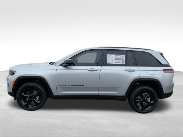 new 2025 Jeep Grand Cherokee car, priced at $48,175