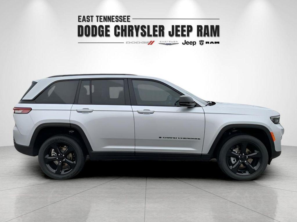 new 2025 Jeep Grand Cherokee car, priced at $41,108