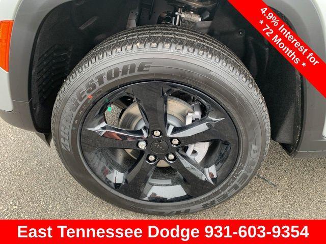 new 2025 Jeep Grand Cherokee car, priced at $42,608
