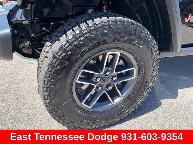 new 2025 Jeep Gladiator car, priced at $58,575