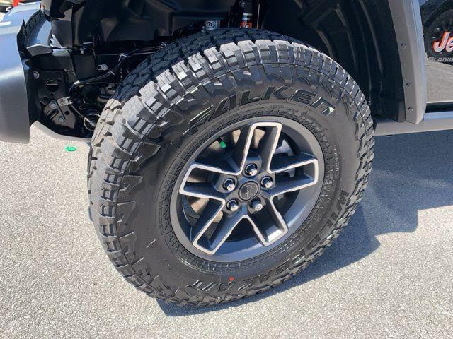new 2025 Jeep Gladiator car, priced at $58,575